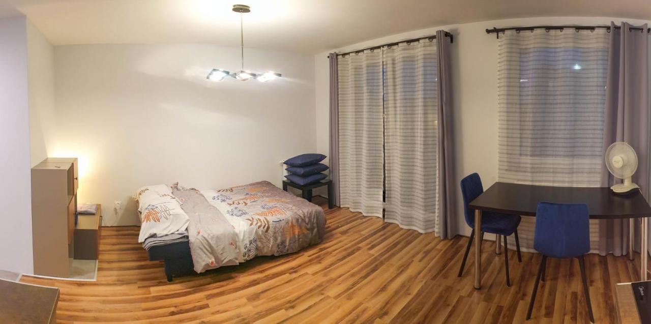 Mini Apartament Krakow Pn / Cracow North Z Parkingiem Ngoại thất bức ảnh