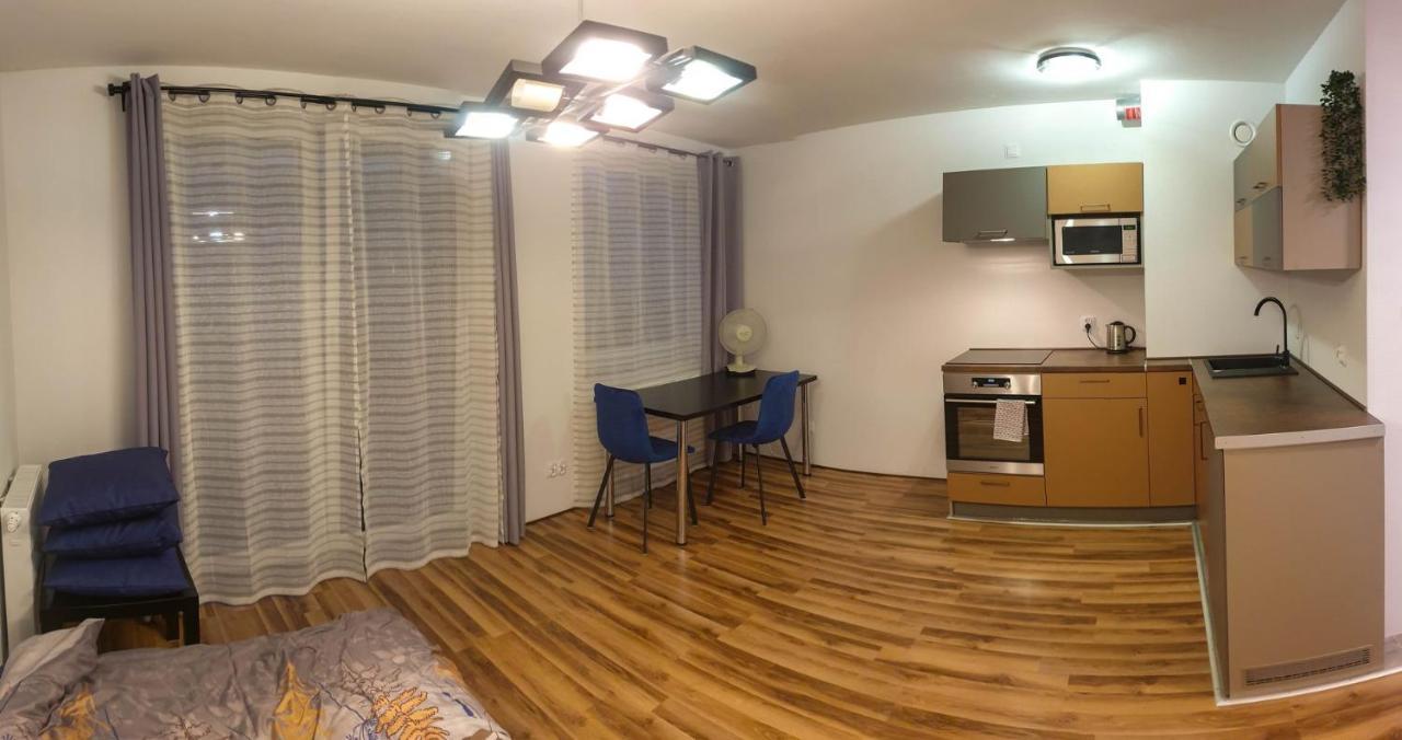 Mini Apartament Krakow Pn / Cracow North Z Parkingiem Ngoại thất bức ảnh